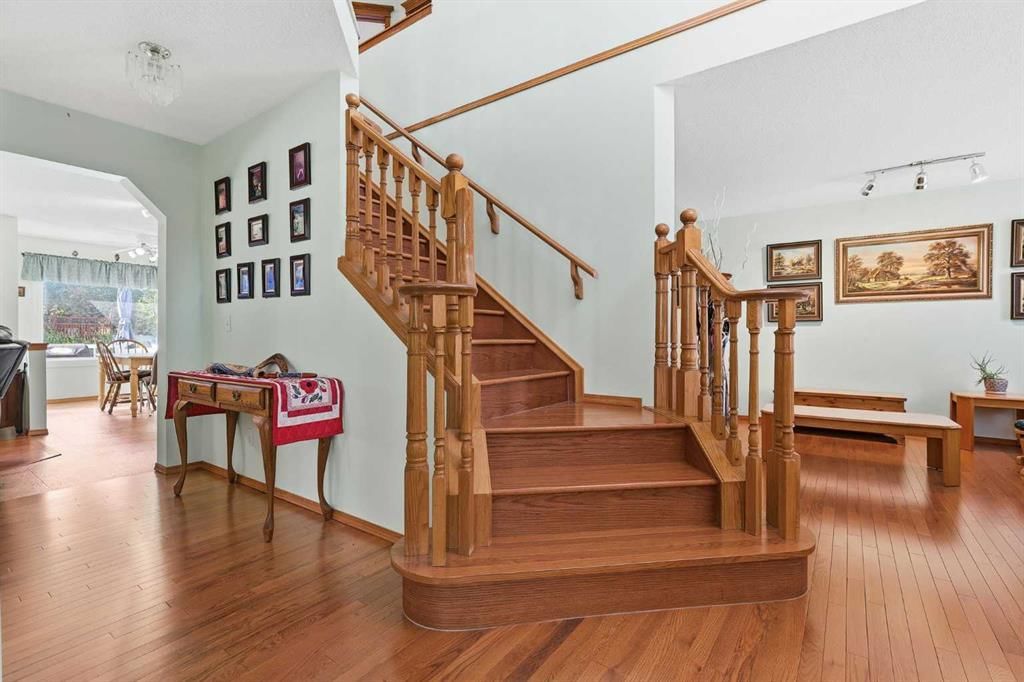 209 schubert Place NW, Calgary — photo 4 of 50
