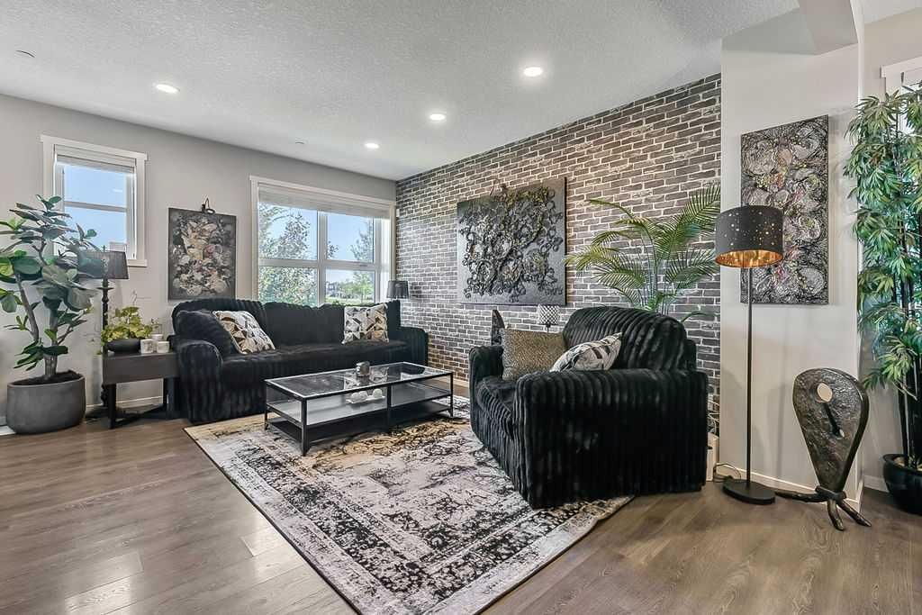 1139 Livingston Way NE, Calgary — photo 3 of 27