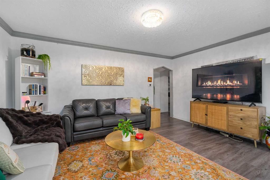 1804 41 Street NW, Calgary — photo 3 of 29