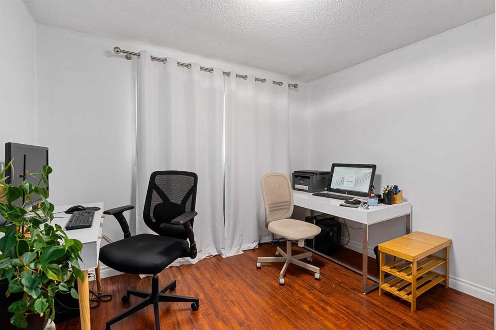 1804 41 Street NW, Calgary — photo 5 of 29