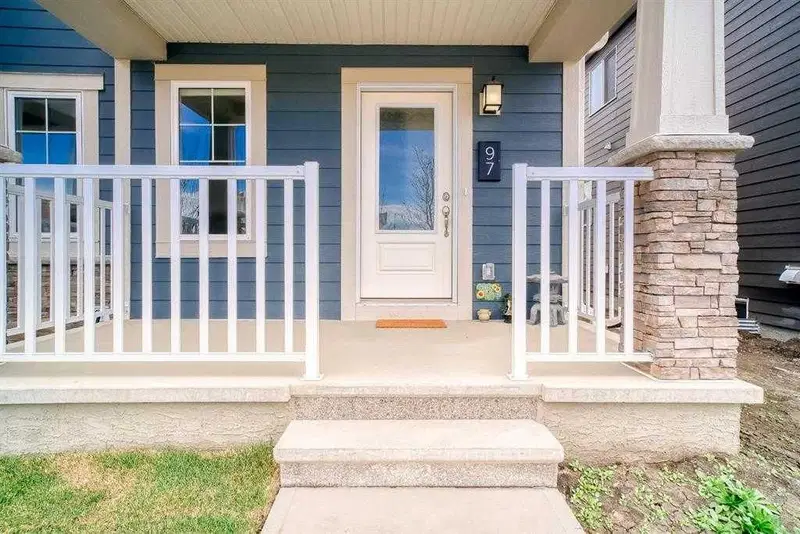 97 Yorkville Boulevard SW, Calgary — main listing photo