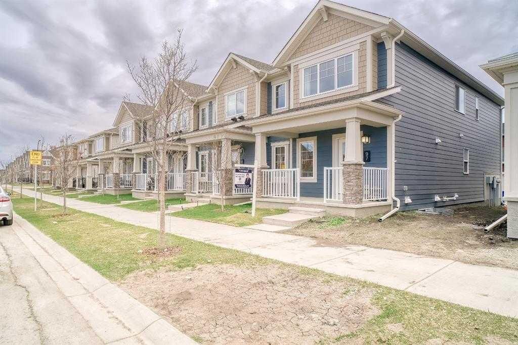 97 Yorkville Boulevard SW, Calgary — photo 3 of 41