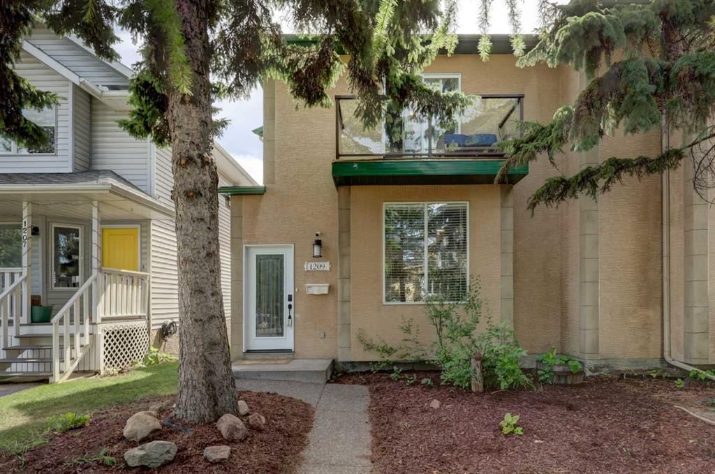 1209 18 Avenue NW, Calgary — main listing photo