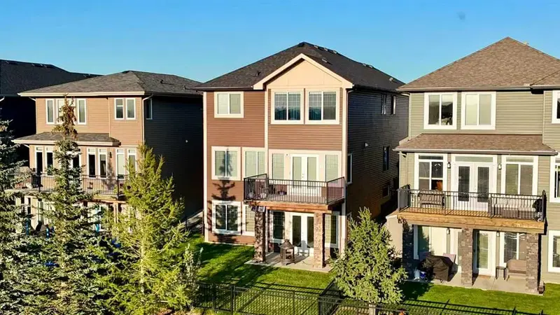 85 evansborough Way NW, Calgary — photo 5 of 50