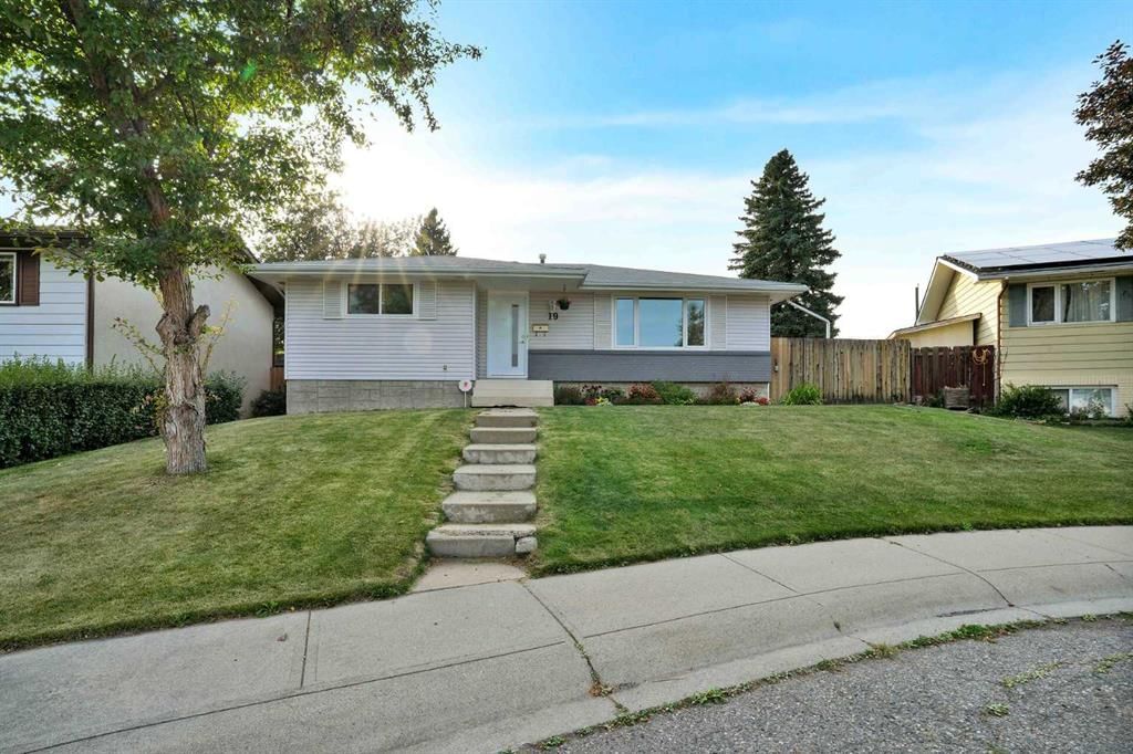 19 Maryvale Crescent NE, Calgary — main listing photo