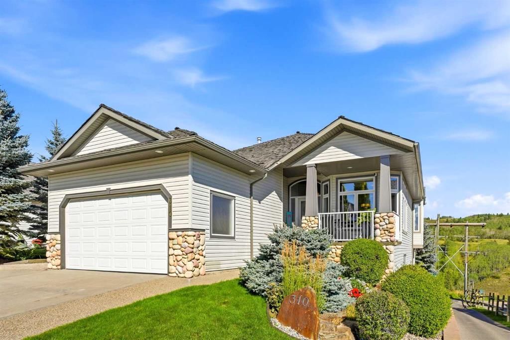 310 Gleneagles View, Cochrane — photo 2 of 32