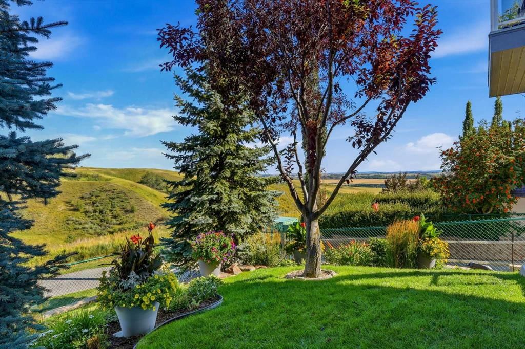 310 Gleneagles View, Cochrane — photo 4 of 32