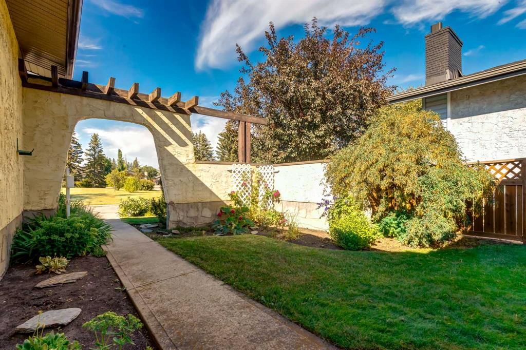 243 Cedarpark Green SW, Calgary — photo 2 of 50