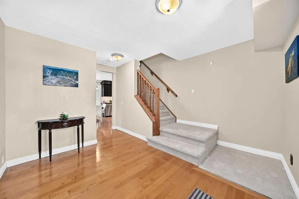 316 Parkland Way SE, Calgary — photo 3 of 40