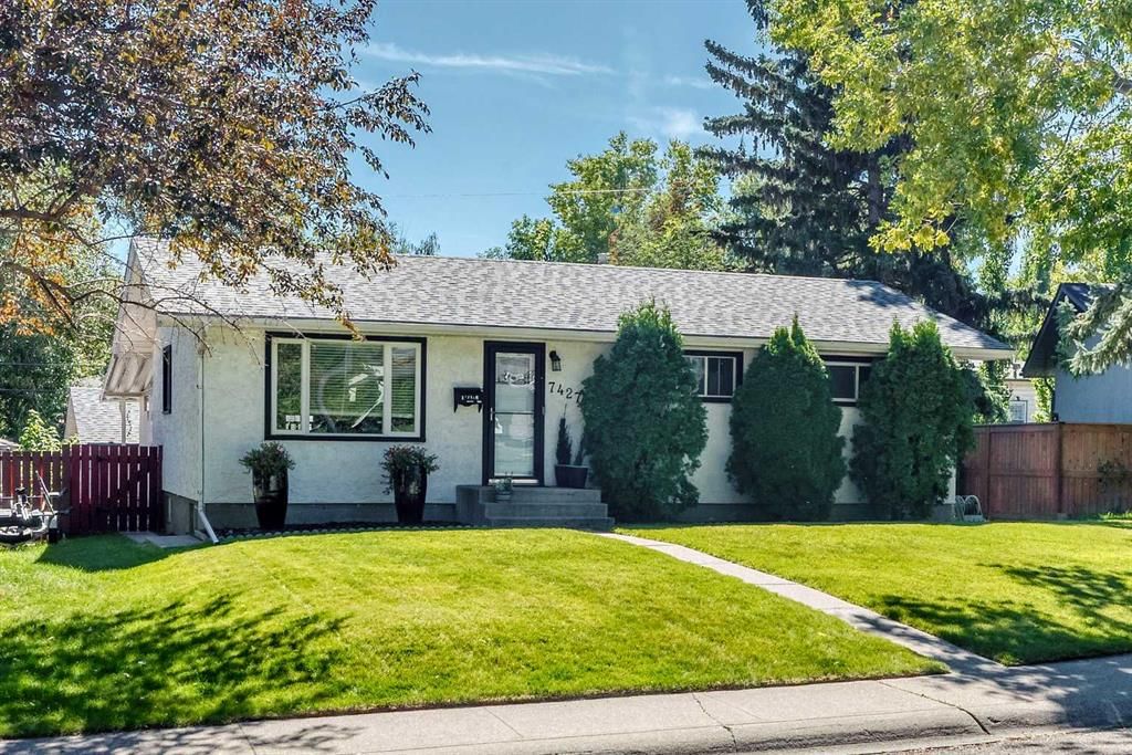 7427 Fountain Road SE, Calgary — photo 2 of 46