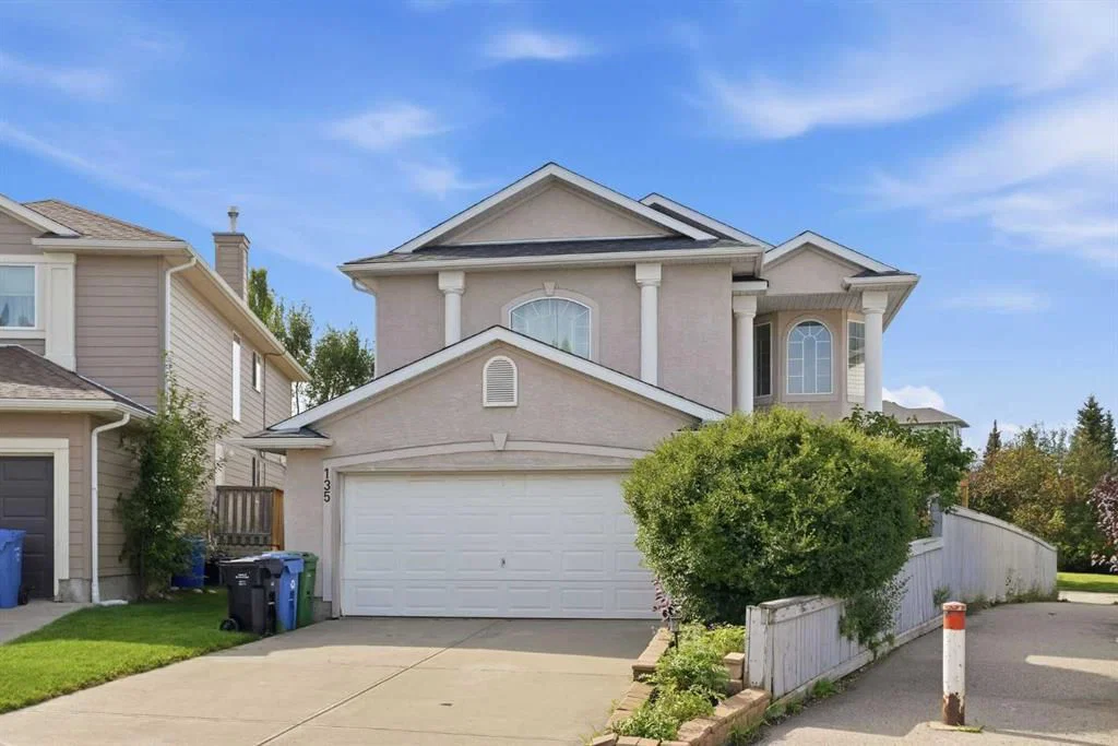 135 Millview Gardens SW, Calgary — photo 2 of 44