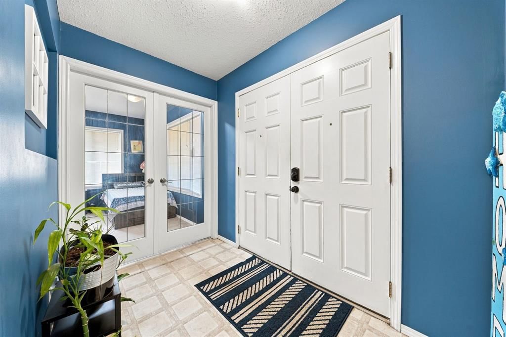 134 Luxstone Road SW, Airdrie — photo 3 of 46