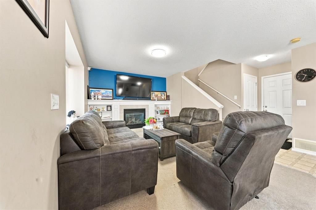 134 Luxstone Road SW, Airdrie — photo 5 of 46