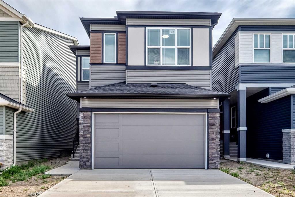 72 Lucas Gardens NW, Calgary — main listing photo