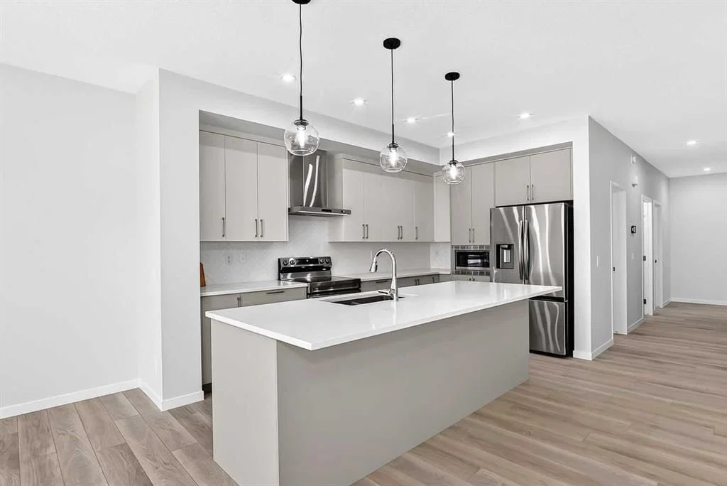 72 Lucas Gardens NW, Calgary — photo 4 of 50