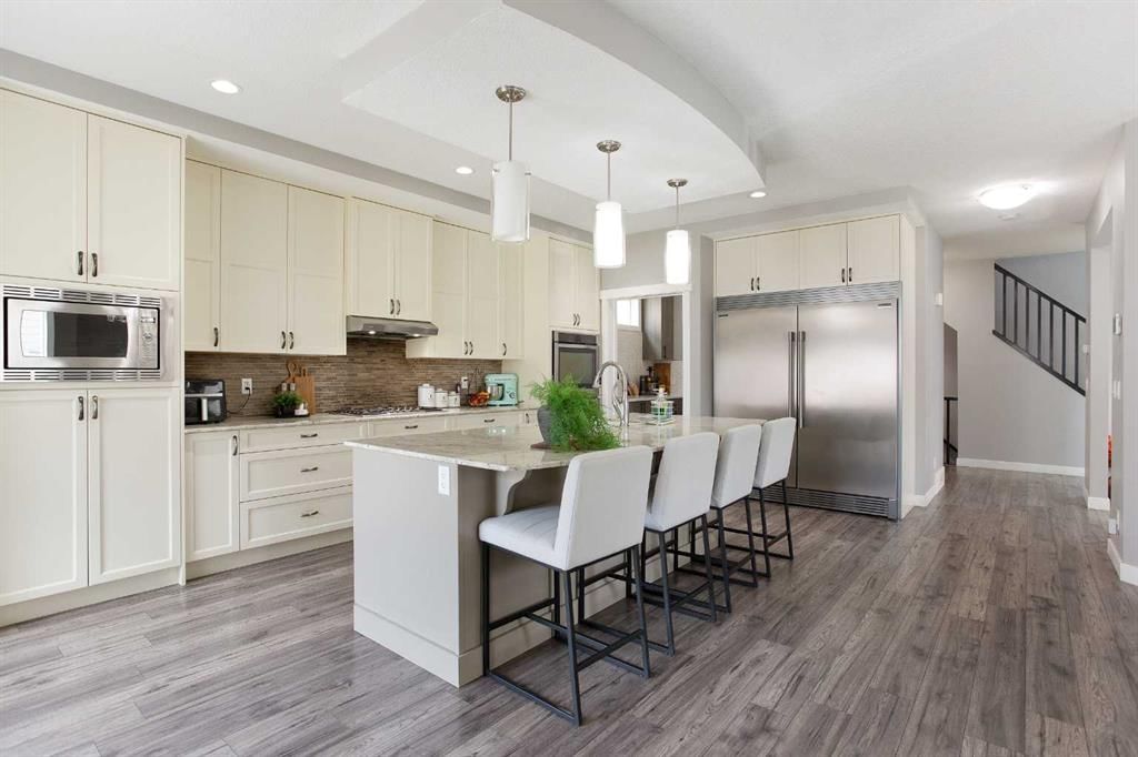 342 Hillcrest Circle SW, Airdrie — photo 4 of 47