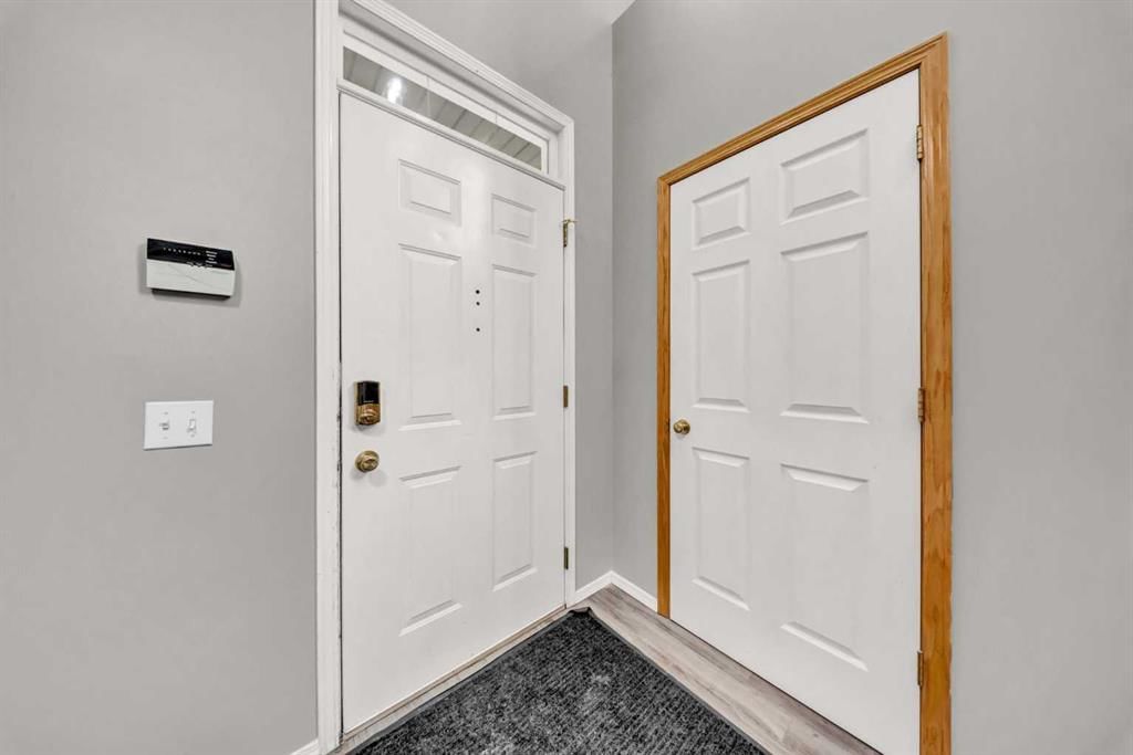 1150 Prestwick Circle SE, Calgary — photo 4 of 49