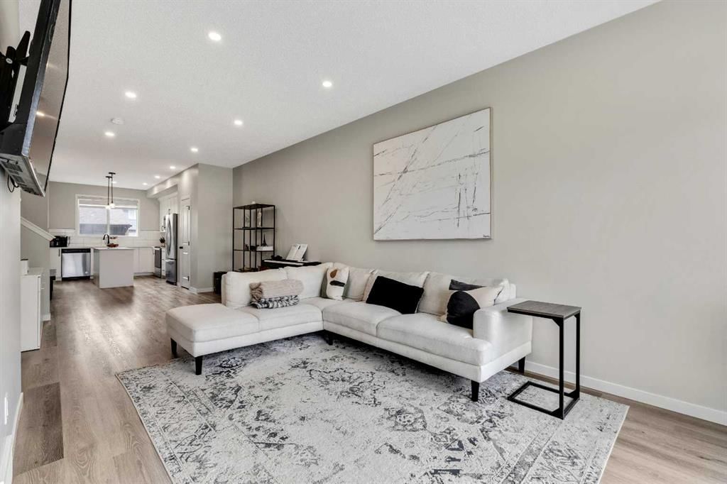 46 Creekstone Path SW, Calgary — photo 2 of 28