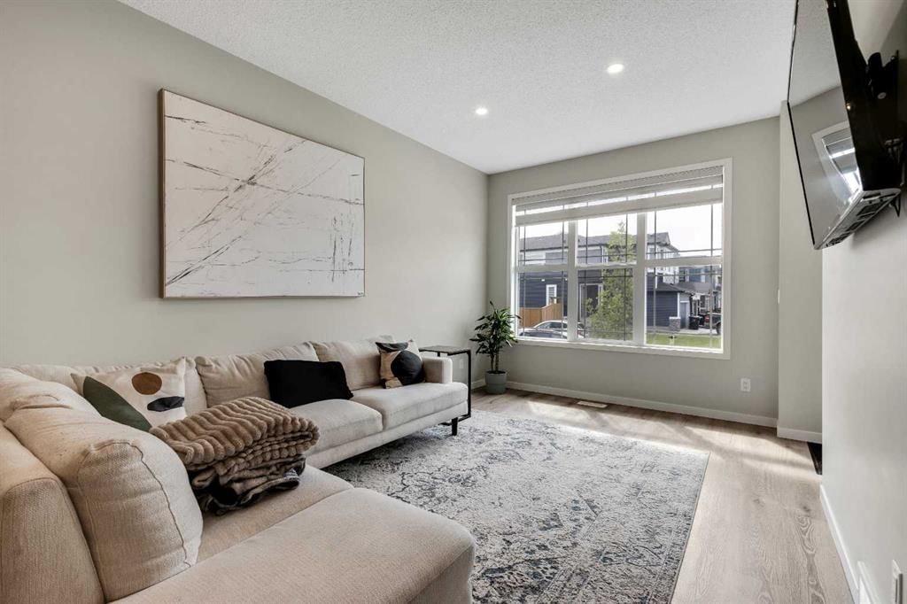 46 Creekstone Path SW, Calgary — photo 4 of 28