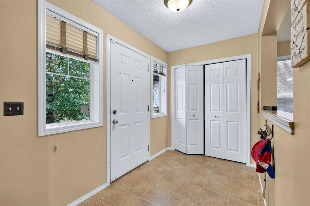 14 Evergreen Common SW, Calgary — photo 4 of 46