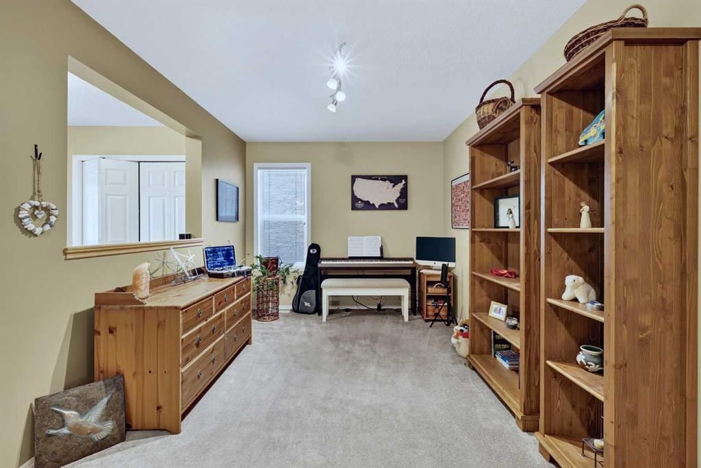 14 Evergreen Common SW, Calgary — photo 5 of 46