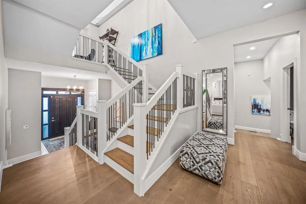 11 Elveden Place SW, Calgary — photo 5 of 50