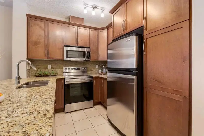 413, 35 Inglewood Park SE, Calgary — photo 5 of 50