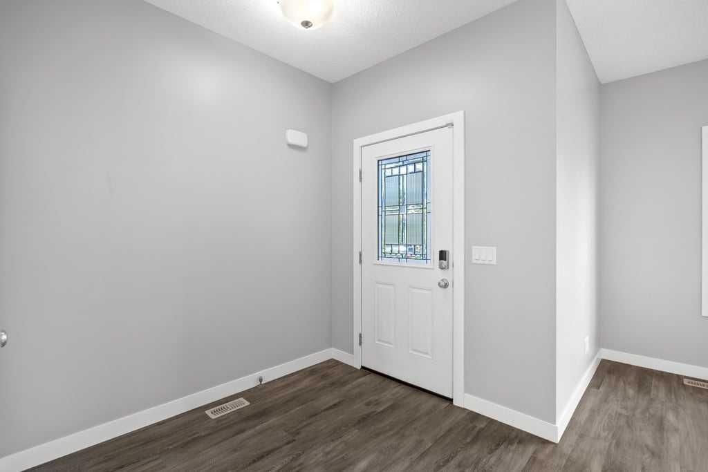 338 Fireside Boulevard, Cochrane — photo 4 of 39