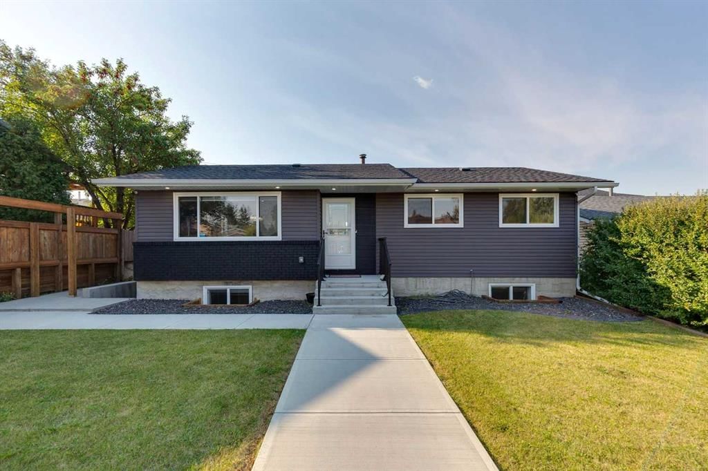 12 Rundleson Way NE, Calgary — photo 2 of 38