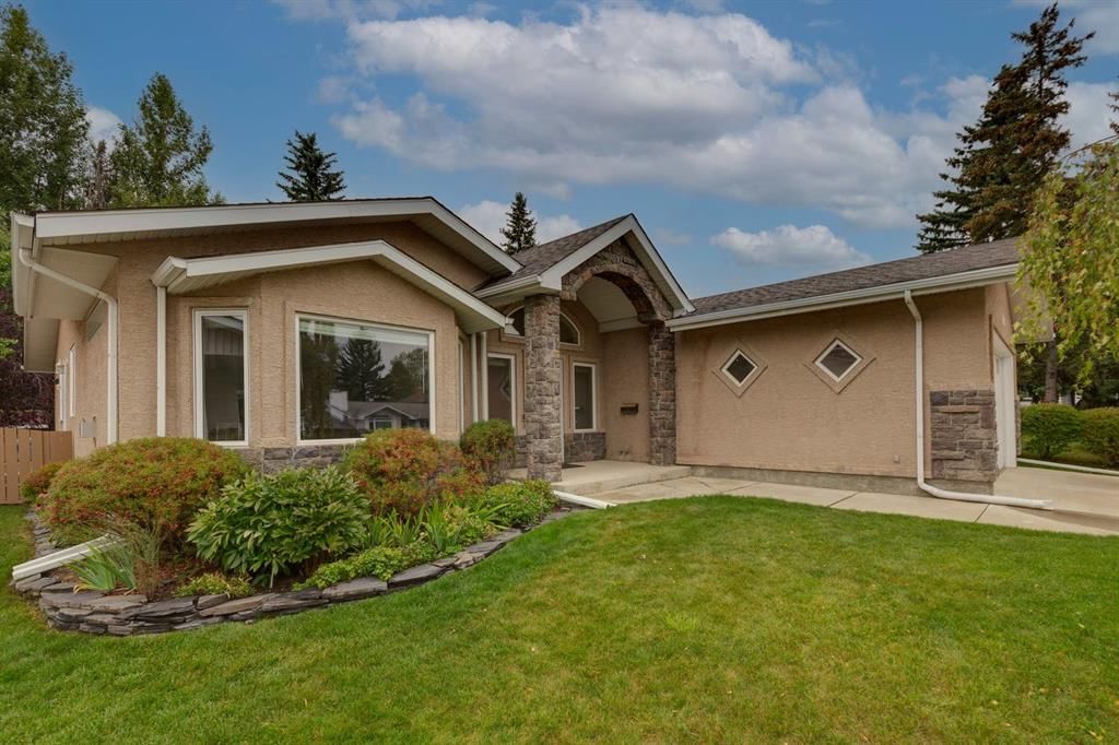 5815 Dalhousie Drive NW, Calgary — photo 2 of 37