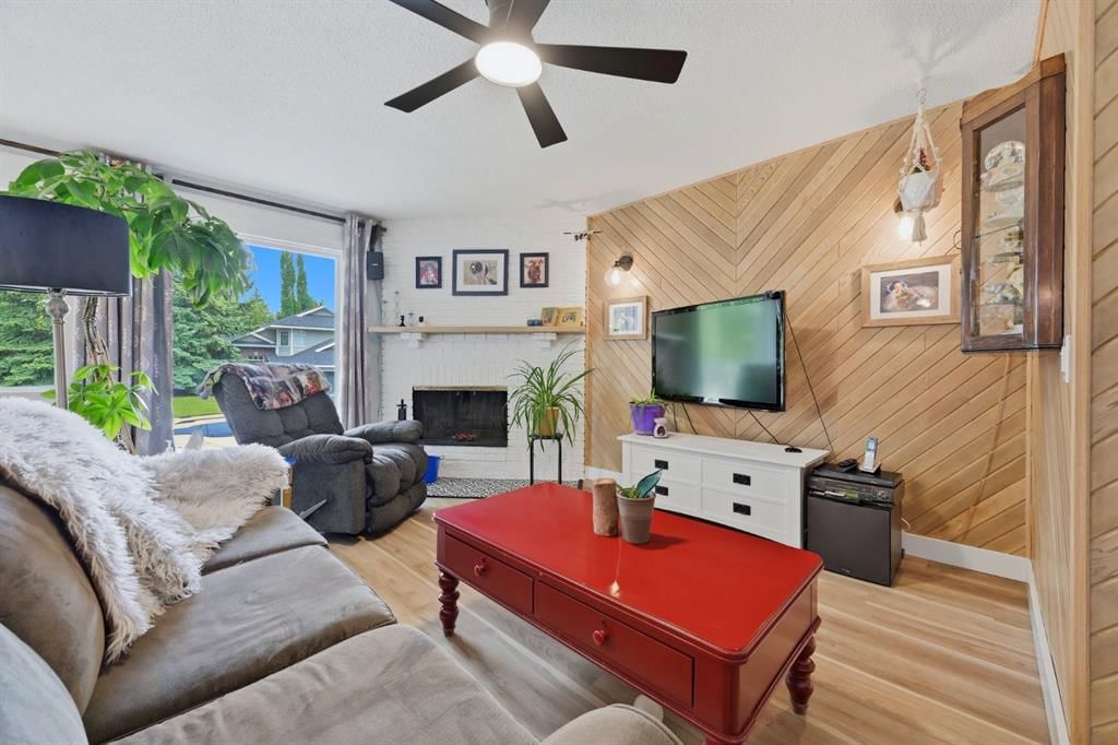 3016 Cedar Ridge Drive SW, Calgary — photo 3 of 33