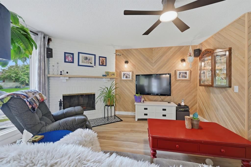 3016 Cedar Ridge Drive SW, Calgary — photo 4 of 33