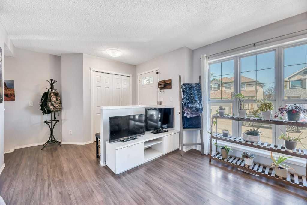 58 Rocky Ridge Green, Calgary — photo 4 of 36