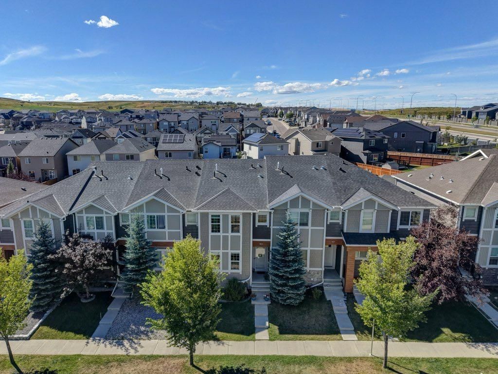 963 Nolan Hill Boulevard NW, Calgary — main listing photo