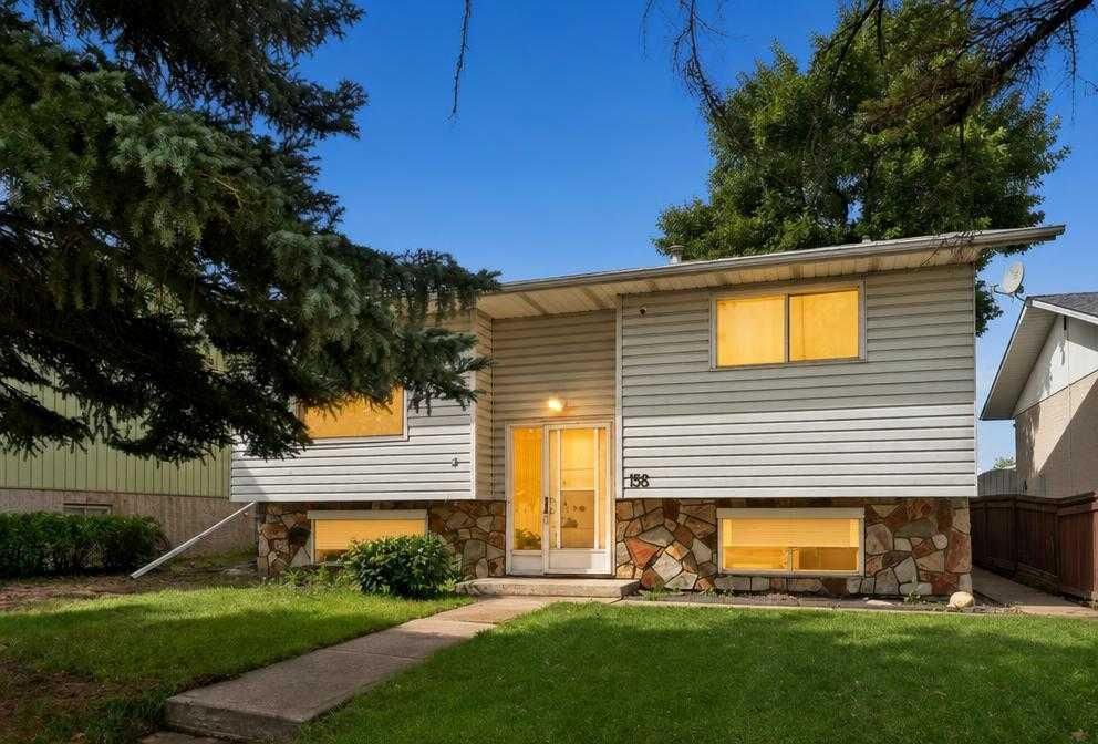 156 Dovely Crescent SE, Calgary — main listing photo