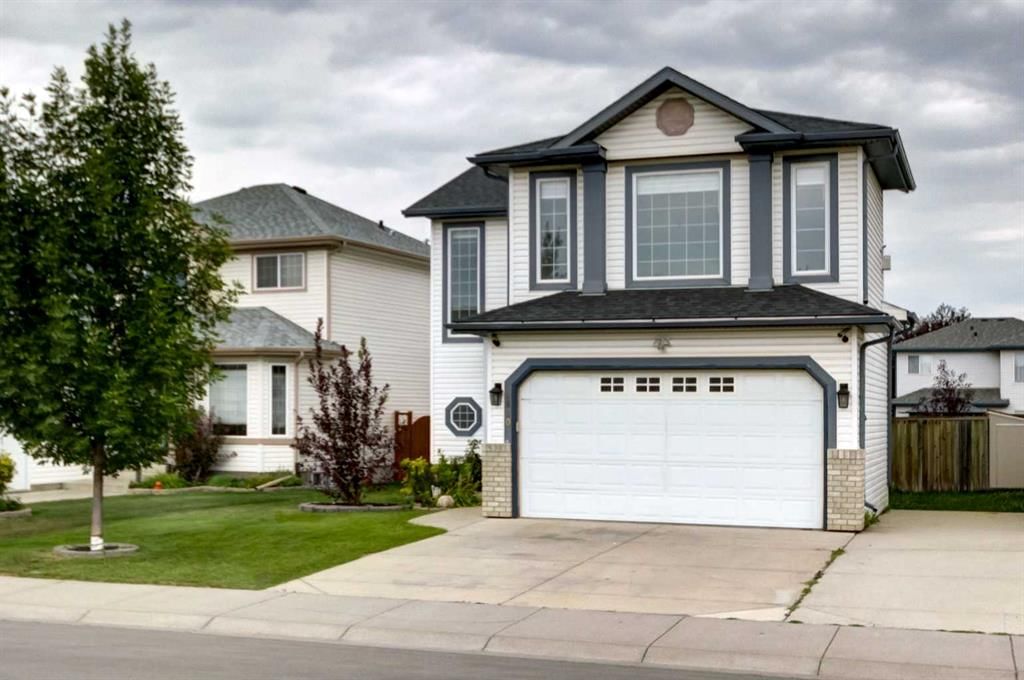 1820 Woodside Boulevard NW, Airdrie — photo 2 of 45