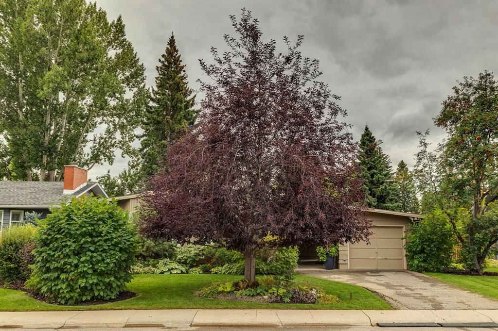 1415 Chardie Place SW, Calgary — photo 2 of 38
