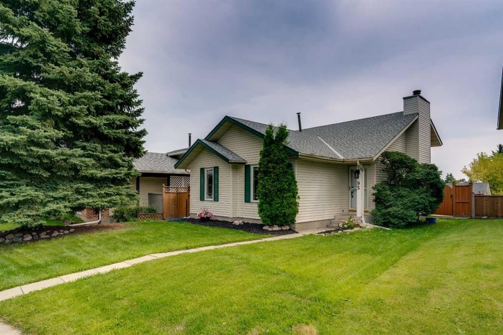 95 Shawglen Rise SW, Calgary — main listing photo