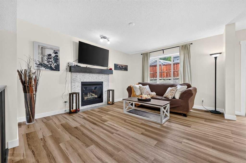 74 Heritage Landing, Cochrane — photo 5 of 41