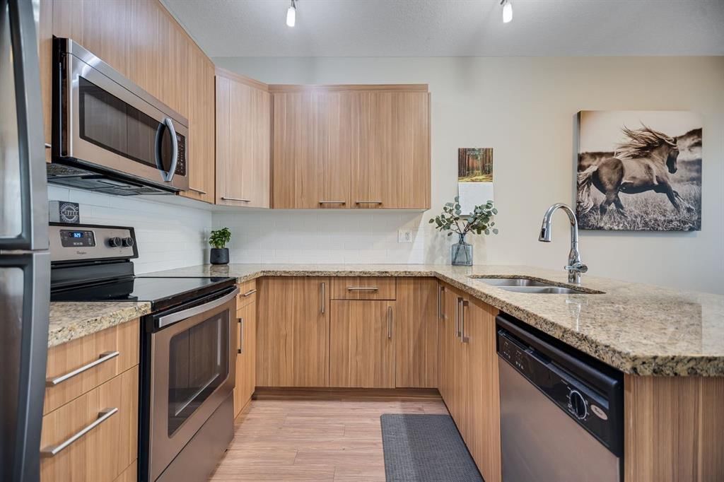 124, 300 Marina Drive, Chestermere — main listing photo