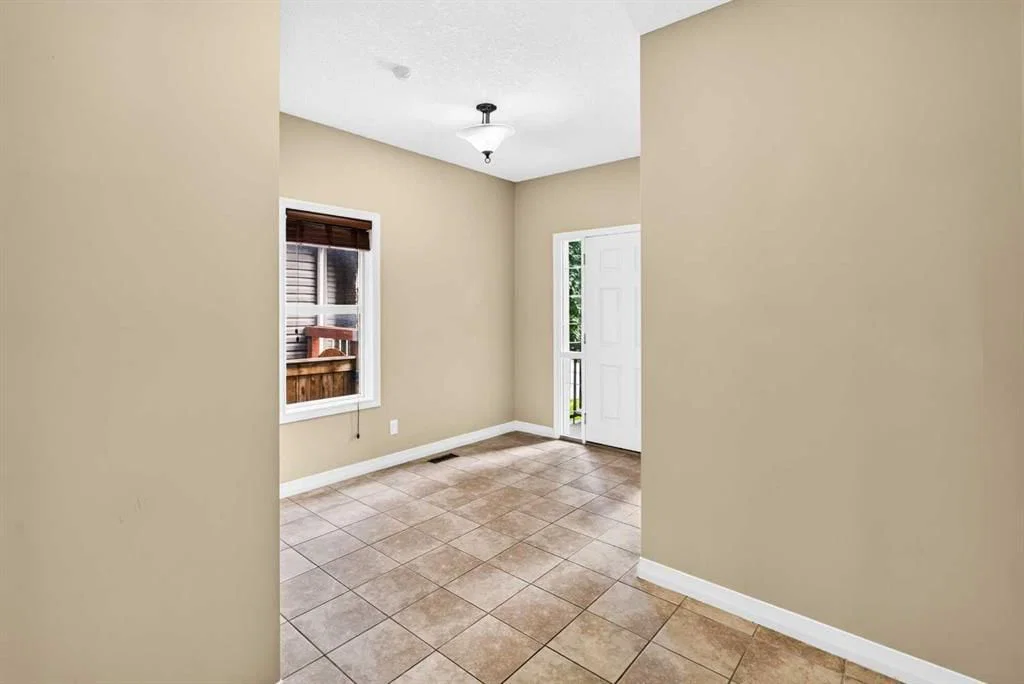 370 Silverado Way SW, Calgary — photo 3 of 32