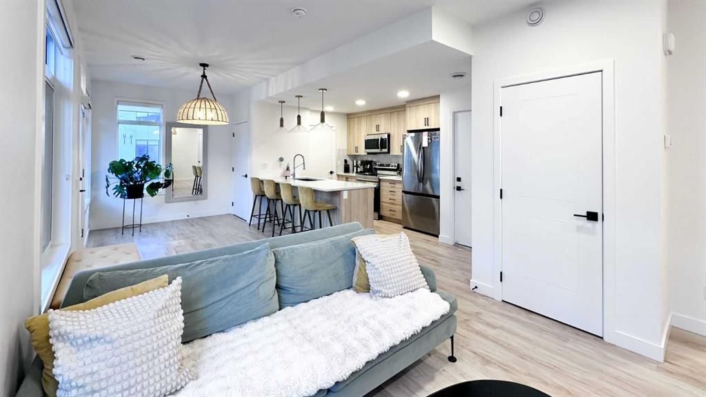 407, 562 Seton Circle SE, Calgary — photo 4 of 24