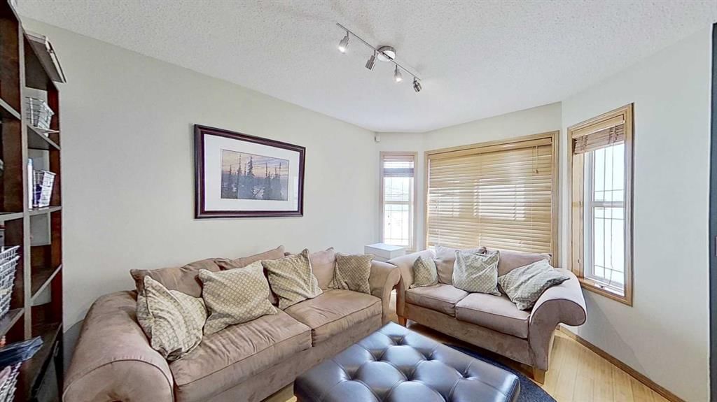 29 Harvest Glen Link NE, Calgary — photo 3 of 35
