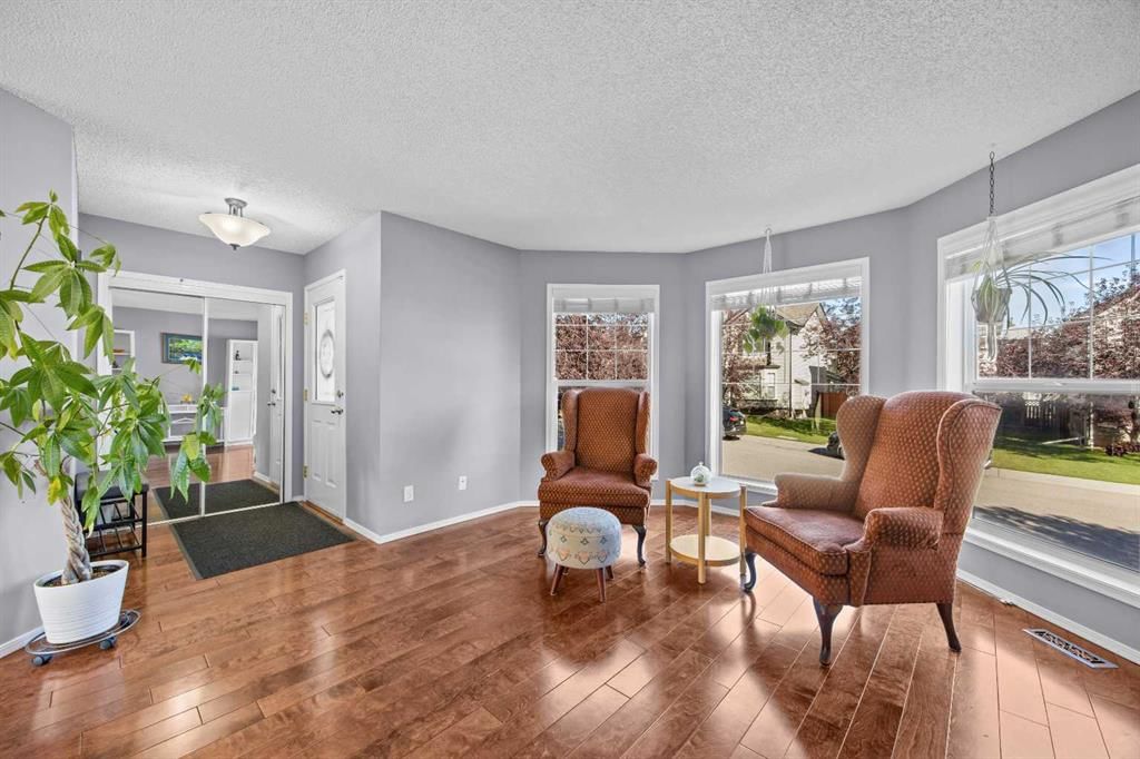 101 Bridlewood Manor SW, Calgary — photo 4 of 38