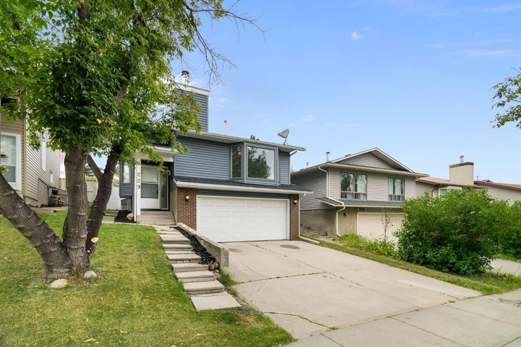 229 Macewan Glen Drive NW, Calgary — photo 4 of 48