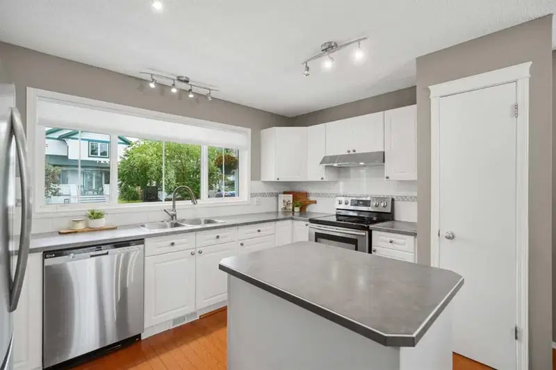 54 Tuscany Valley Heights NW, Calgary — photo 5 of 44