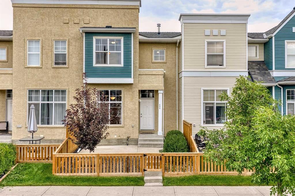 224 Mckenzie Towne Link SE, Calgary — main listing photo