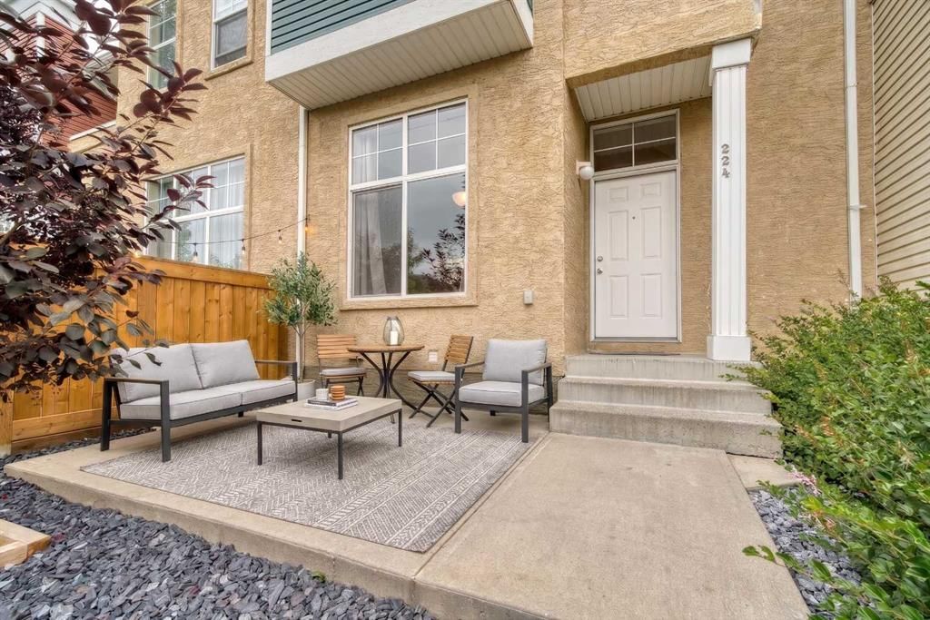 224 Mckenzie Towne Link SE, Calgary — photo 2 of 37