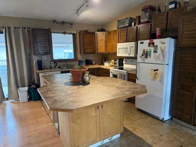 903 10 Avenue, High River — photo 5 of 14
