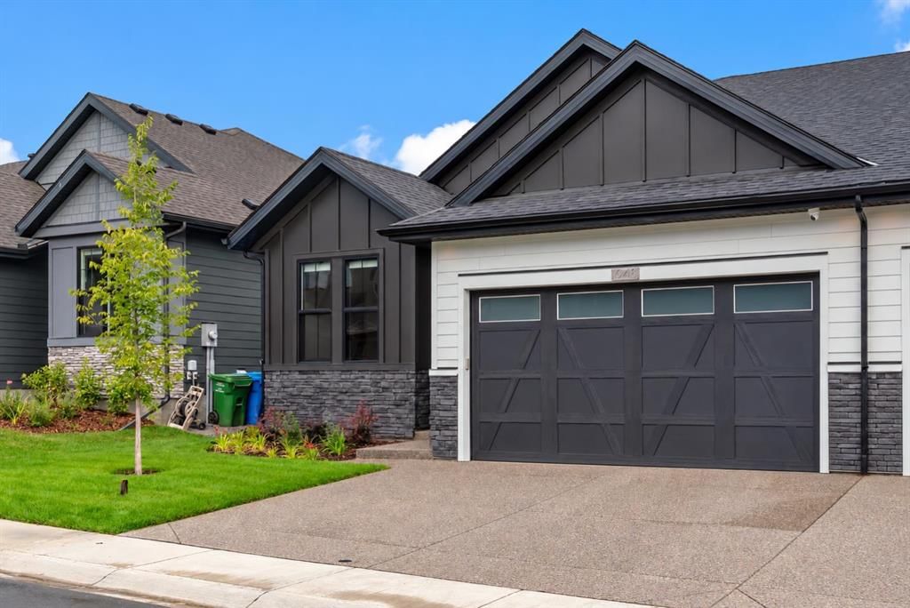 648 Shawnee Terrace SW, Calgary — main listing photo